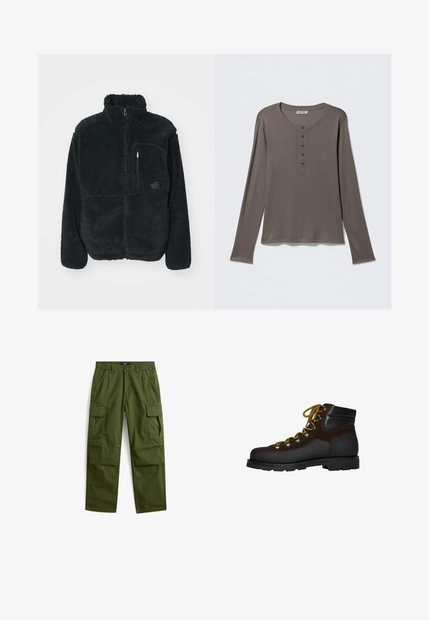 Schwarze Fleecejacke mit hohem Kragen, durchgehendem Reißverschluss und einer Brusttasche. Verfügt über eine strukturierte, weiche Oberfläche und ein Logo auf der Tasche.; Langärmeliges graues Henley-Shirt mit fünf Knöpfen und rundem Halsausschnitt, dargestellt vor einem schlichten weißen Hintergrund.; Olivgrüne Cargohose mit zwei Fronttaschen, zwei Oberschenkeltaschen mit Klappe, Gürtelschlaufen und Knopf- sowie Reißverschluss.; Brauner Wildleder- und schwarzer Leder-Wanderschuh mit gelben Schnürsenkeln, Metallösen und robuster schwarzer Sohle. Mid-Cut-Design für zusätzlichen Halt.