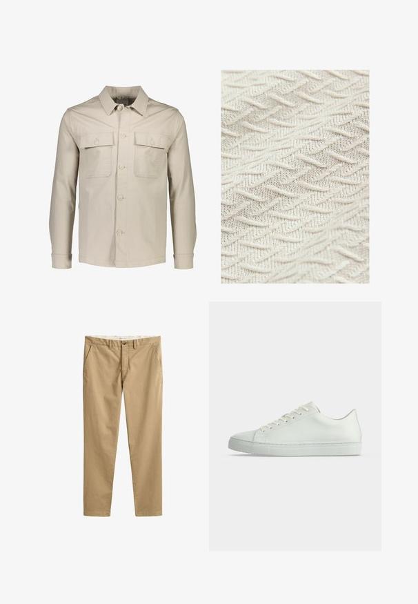 Beige Knopfjacke aus leichtem Stoff. Verfügt über zwei Brusttaschen, einen spitzen Kragen und lange Ärmel mit Knopfmanschetten.; Texturierter Stoff in Cremeton mit Zickzackmuster und erhöhten Fäden für zusätzliche Tiefe und Dimension. Leicht und weich im Griff.; Beige Chinos mit geradem Bein, Gürtelschlaufen, vorderem Knopf, Reißverschluss und Seitentaschen, flach auf weißem Hintergrund dargestellt.; Weißer Low-Top-Sneaker mit Schnürsenkeln, glattem Lederobermaterial und flacher Gummisohle, von der Seite auf neutralem Hintergrund gezeigt.