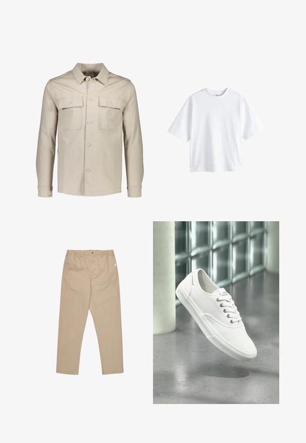 Beige knap-jakke lavet af letvægtsstof. Har to brystlommer, en spids krave og lange ærmer med knapmanchetter.; Next BOXY FIT - HEAVYWEIGHT T-SHIRT . - T-shirts basic - white; Khaki bukser lavet af letvægtsstof, med lige ben, knaplukning og sidelommer. Glat tekstur med minimal detaljer.; Hvid lavtop lærredssneaker med snørebånd, mærket Tommy Hilfiger, vist svævende over en glat grå gulv nær en væg af glasblokke.