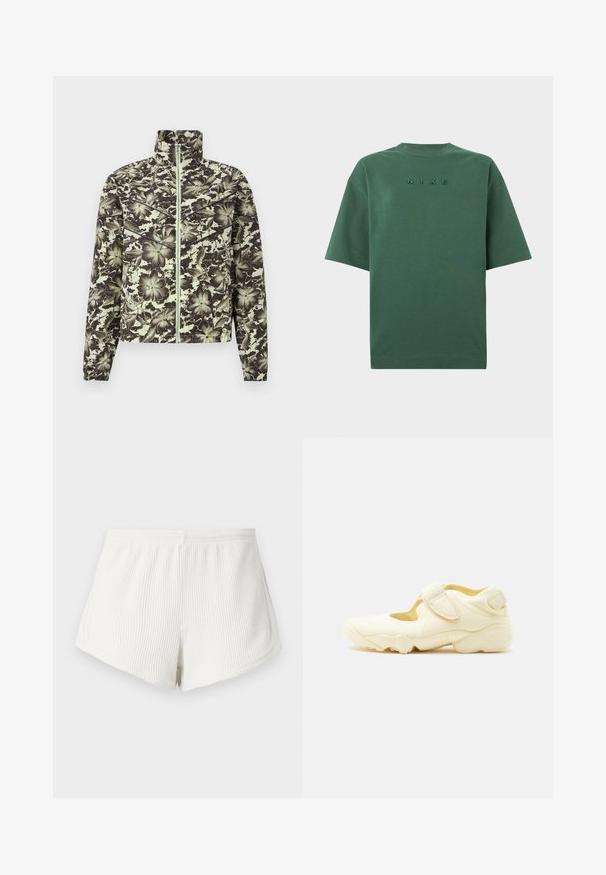 Chaqueta con estampado floral en verde apagado y negro, con cuello alto, cremallera frontal y puños elásticos para un silueta ajustada.; Camiseta de manga corta verde oscuro con cuello redondo y logotipo bordado "NIKE" centrado en el pecho.; Pantalones cortos de tela blanca acanalada con una cinturilla elástica, que presentan un corte holgado y un dobladillo curvado. Detalle de costura trasera visible.; Zapatilla deportiva beige con suela gruesa, diseño con recortes y dos correas ajustables de velcro sobre fondo blanco.