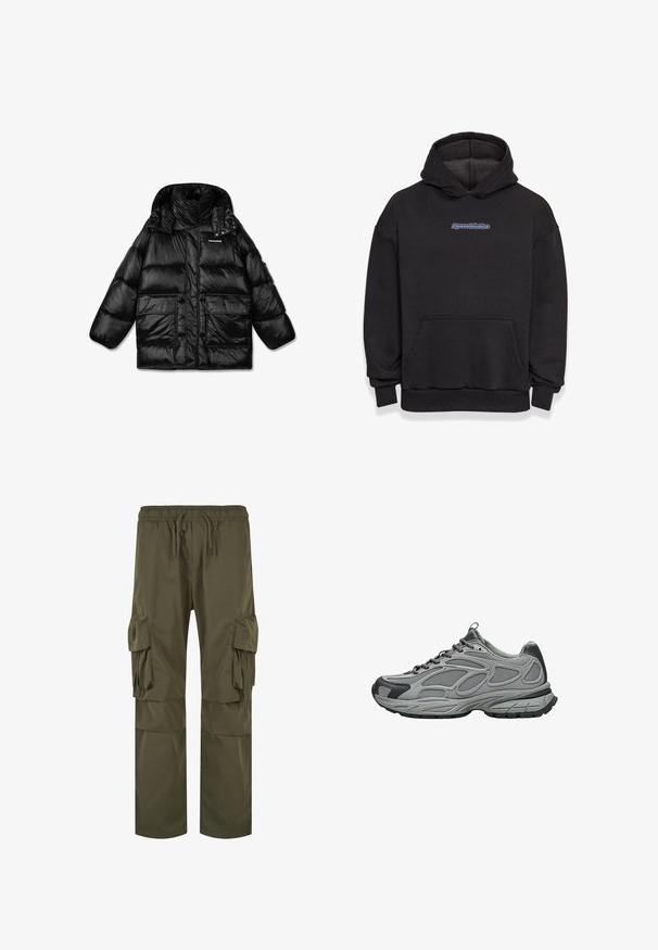 Sort pufferjakke med høj krave, lynlås og to store forlommer. Skinnende, quiltet stof med en glat tekstur.; Sort hætte sweatshirt lavet af en blanding af bomuldsstof. Har en frontlomme og et logo i blå og rød. Ribbekanter ved håndleddene og kanten.; Cargo bukser i olivengrøn med elastisk talje og snørelukning, flere sidelommer og en løs pasform med plisserede detaljer.; Grå og sort atletiksneaker med mesh og syntetisk overdel, tyk tekstureret sål, snører og træktab på hæl og tunge, sidevisning.