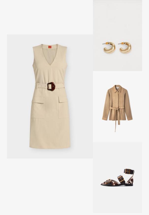 Veste en daim beige avec col, manches longues et taille ceinturée. Présente des coutures en panneaux verticaux et une fermeture à boutons.; Robe beige sans manches jusqu'au genou, col en V, poches à rabat sur le devant et ceinture assortie avec grande boucle en écaille.; Sandale plate à bout pointu avec imprimé vache marron et blanc, bretelles en cuir noir et trois grandes boucles dorées, dont une autour de la cheville.; Deux boucles d'oreilles en forme de cerceau en or brillant, avec un design courbé, présentant des accents orange près de la tige, sur fond blanc uni.