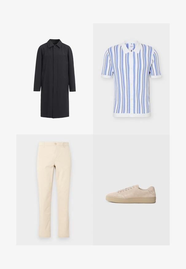 Lange zwarte jas van lichtgewicht materiaal. Kenmerken zijn een kraag, sluiting met knopen aan de voorkant en zijzakken. Gladde textuur, minimalistisch ontwerp.; Polo met korte mouwen met verticale blauwe, witte en marineblauwe strepen, witte kraag, knoopsluiting en geribde boorden en zoom.; Beige broek met rechte pijpen, knoopsluiting, riemlussen en zijzakken, weergegeven op een effen lichte achtergrond.; Beige suede sneaker met een ronde neus, platte veters en een gestructureerde rubberen zool. Minimalistisch ontwerp met gladde randen en subtiele stiksels.