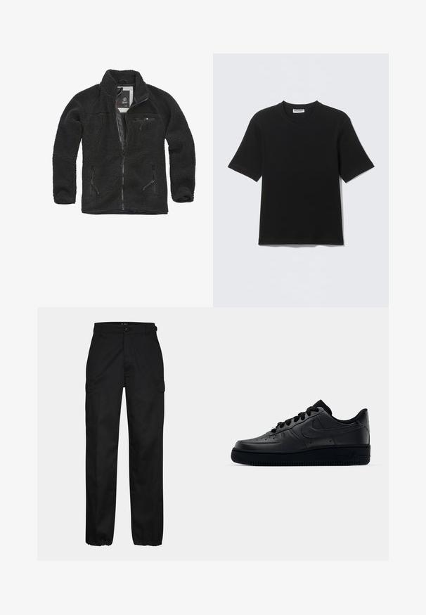 Schwarze Fleecejacke mit durchgehendem Reißverschluss und seitlichen Taschen. Texturierter Stoff, hoher Kragen und aufgesetzte Brusttasche mit Reißverschluss. Leichtes Design.; Schwarzes T-Shirt mit kurzen Ärmeln und Rundhalsausschnitt, mit einem "WEEKDAY"-Etikett innen am Kragen, flach auf einem hellen Hintergrund liegend dargestellt.; Schwarze Cargo-Hosen mit geradem Schnitt, ausgestattet mit Seitentaschen, einem Knopfverschluss und elastischen Bündchen an den Knöcheln. Hergestellt aus strapazierfähigem Material.; Schwarzer Nike Air Force 1 Schuh mit einem glatten Lederoberteil, perforierter Zehenpartie für Atmungsaktivität, schwarzen Schnürsenkeln und einer strukturierten Gummisohle.