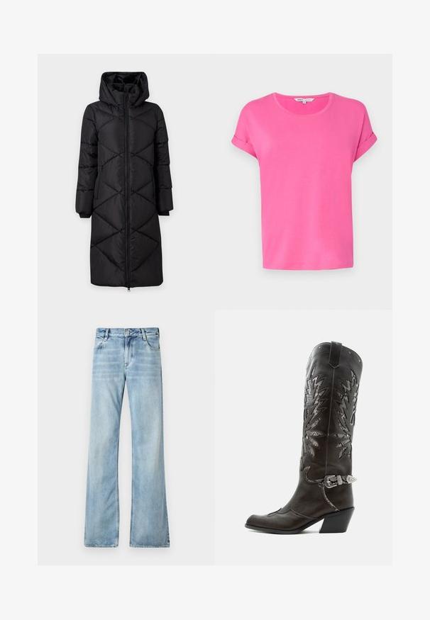 Schwarzer gepolsterter langer Mantel mit Kapuze, diagonal genäht, zwei seitlichen Reißverschlusstaschen und gerippten Bündchen. Glattes, wasserabweisendes Gewebe.; Rosa T-Shirt mit kurzen Ärmeln und rundem Halsausschnitt, aus weichem Stoff gefertigt, mit umgeschlagenen Ärmeln und lässiger Passform.; Hellblaue, ausgestellte Jeans aus Denim mit einem Fünf-Taschen-Design, Knopfverschluss und sanften Ausbleichungen für einen getragenen Effekt.; Schwarzer Leder-Cowboystiefel mit dekorativen Ausschnitten, silberner Schnalle und schräger Ferse, auf weißem Hintergrund dargestellt.