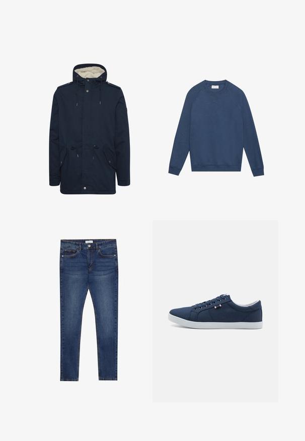 Marineblå parka-jakke med justerbar snorhætte, frontlommer og blødt indre for. Har trykknap- og lynlås-lukninger.; Langærmet blå crewneck sweatshirt med raglanærmer, ribstrikkede manchetter og kant, samt en lille broderet "X" detalje under halsudskæringen.; Mørkeblå denimjeans med slim fit, klassisk femlomme-design og kontrastsyninger langs sømmene.; Marineblå kanvas sneakers med hvide gummisåler, rund tå og seks par snørehuller. Har logo tag på siden.