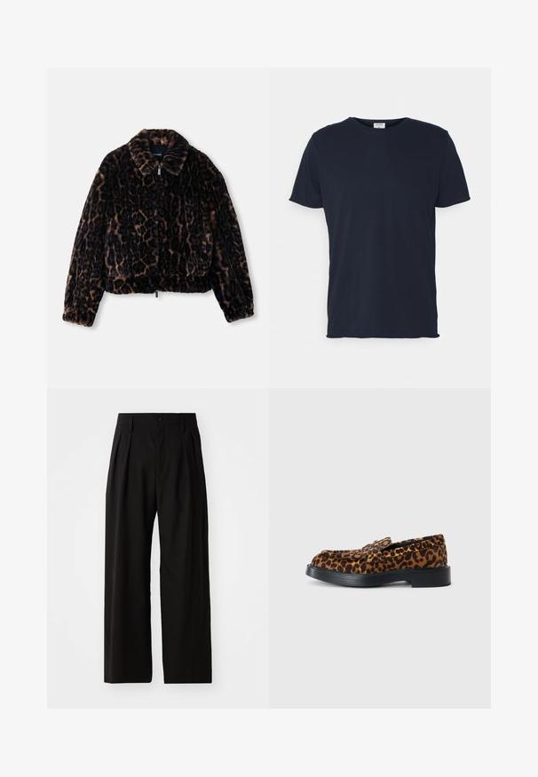 Faux fur cropped jakke i mørkebrun med leopardprint, med kravehals, lange ærmer og lynlåslukning foran.; Marineblå bomulds t-shirt med rund hals og korte ærmer, med en glat tekstur og enkel design, uden synlige mønstre eller accenter.; Sorte bukser med vid ben, der har en glat overflade, to frontplisseringer, knaplukning og sidelommer. Holdbart stof.; Brun og sort leopardmønstret loafer med sort sål, lav hæl og en remdetalje over vristen, vist fra siden.
