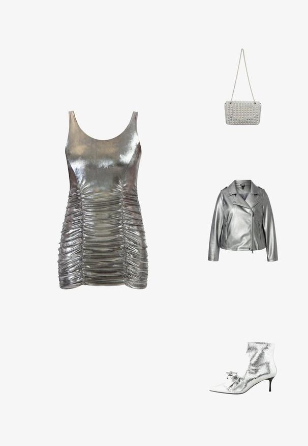 Veste de moto en simili cuir argenté avec un col en pointe, une fermeture éclair à l'avant et des poches latérales. Présente une texture lisse et une finition métallique.; Robe sans manches en argent métallique avec des détails froncés à l'avant et à l'arrière, texture lisse et silhouette moulante.; Bottines argentées avec une texture métallique craquelée, bout pointu, petit talon aiguille et un accent noué sur le côté.; Sac à main argenté avec une bandoulière en chaîne métallique, featuring un design matelassé orné de petits embellissements en forme de carré.