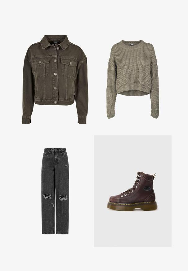 Forkortet denimjakke i mørkegrå med to brystlommer, sølvfarvede knapdetaljer og klassisk krave. Blødt, tekstureret stof.; Olivengrøn, kort striktrøje med et tekstureret mønster, rund hals og lange ærmer. Tykt ribkant ved kanten og ærmerne.; Sorte højtaljede brede bukser af jeans med rifter på knæene og slidte detaljer på en hvid baggrund.; Brun læder ankelstøvle med tekstureret overflade, sølv øjer og gul syning. Har en kraftig gennemsigtig sål og en trækstrop.