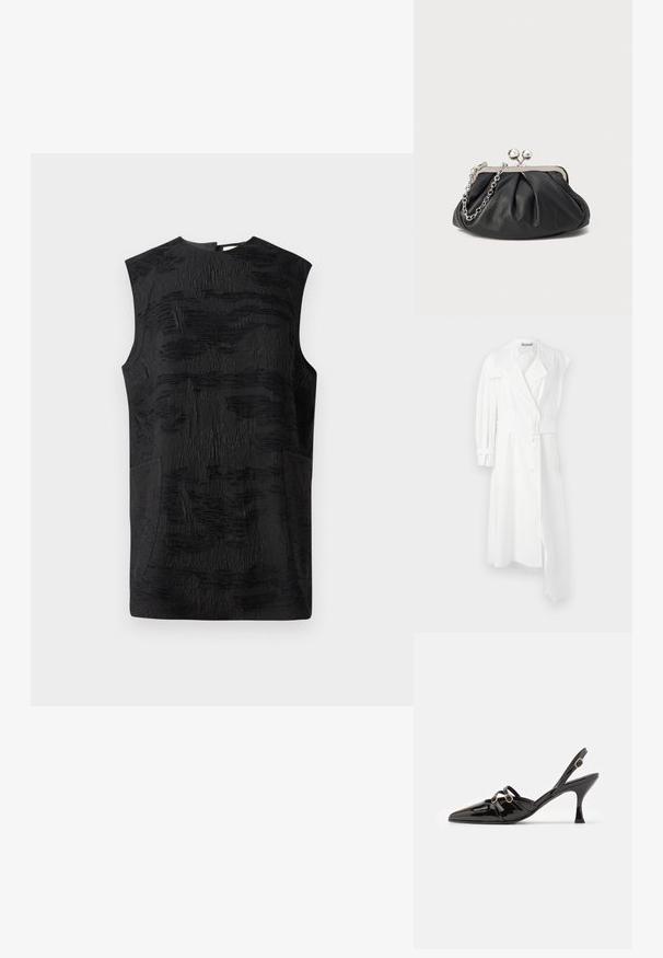 Hvid trenchcoat med dobbeltbrystet front, bælte i taljen, bred krave og én langærmet. Har en glat stoffinish.; Henrik Vibskov DART SLEEVELESS DRESS - Cocktailkjole / festkjole - fishes black; ALOHAS JOELLE ONIX - Pumps - black; Sort læder clutch med samlet tekstur, sølvfarvet metalramme, kys-lås lukning og kædestrop. Glat, blød overflade.