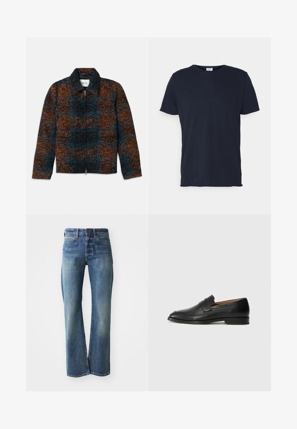 Veste en mélange de laine avec un col, affichant un motif multicolore de bleu marine, orange et marron. Fermeture éclair sur le devant et poches latérales.; T-shirt en coton bleu marine avec un col rond et des manches courtes, présentant une texture lisse et un design simple, sans motifs ni accents visibles.; Jeans en denim de couleur bleu clair à moyen, coupe droite, design classique à cinq poches et décoloration subtile à l'avant.; Mocassin en cuir noir avec un bout arrondi, des coutures subtiles et un talon bas, présentant une texture lisse et un design minimaliste.