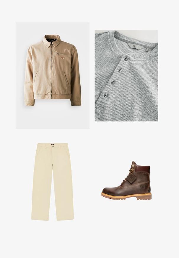 Chaqueta de lona beige con cremallera frontal, cuello alzado y dos bolsillos laterales. Incluye un pequeño parche con logo en el pecho.; Camisa de punto gris de manga larga con cuello redondo, tapeta de cinco botones, textura acanalada y un diseño ajustado. La etiqueta indica talla M.; Pantalones de trabajo kaki de pierna recta con trabillas para cinturón, bolsillos delanteros, bolsillo lateral tipo cargo y cierre de botón en la cintura.; Botín de cuero marrón hasta el tobillo con punta redonda, suela resistente, herrajes en tono dorado y parte superior texturizada. Incluye una etiqueta con el logo adjunta.