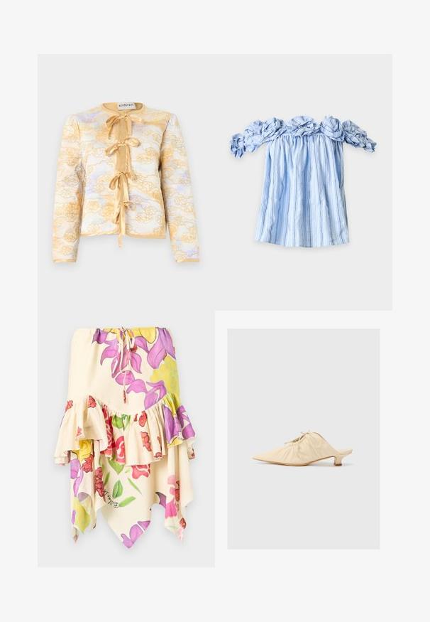 Veste matelassée à manches longues avec broderie florale jaune, quatre liens en ruban de satin sur le devant et encolure ronde.; Blouse à rayures verticales bleues et blanches, épaules dénudées, avec col et manches à volants, étalée à plat sur fond blanc.; Jupe midi fleurie avec volants superposés, ourlet asymétrique, et taille à cordon, en crème avec motifs de fleurs violettes, roses, jaunes et vertes.; Chaussure en cuir couleur crème à enfiler avec un bout pointu, des détails froncés à l'avant et un petit talon carré.