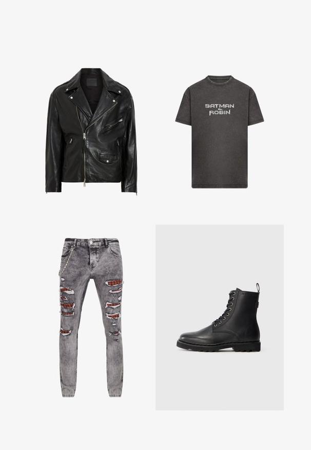 Sort lædermotorcykeljakke med sølvfarvede lynlåse, trykknapper og flere lommer. Har en bred krave og en tætsiddende pasform.; Kortærmet T-shirt i kulgrå med falmet stof og teksten "BATMAN & ROBIN" trykt i lysegrå på forsiden i midten.; Grå slidte jeans med flere revner, der afslører rød og sort ternet stof nedenunder. Har en kædedetalje på siden og en tapered fit.; Sort læder ankelstøvle med rund tå, snøredesign og metaløjer. Har en tekstureret sål og en pull-tab ved hælen for nem påtagning.