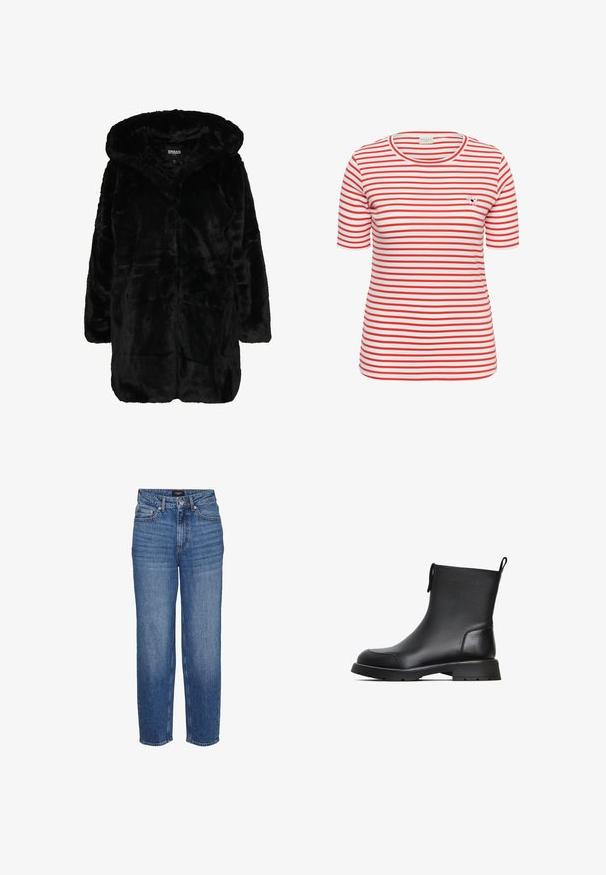 Sort faux fur frakke med hætte, der har en blød tekstur, lange ærmer og en afslappet pasform. Stoffet har et fyldigt, glinsende udseende.; Hvid kortærmet skjorte med vandrette røde striber og en lille broderet lyserød tusindfryd på venstre bryst.; Blå high-waist denimjeans med lige ben, der har fem lommer og diskret falmet effekt. Materialet er robust denim med en glat tekstur.; Sort ankelstøvle lavet af struktureret læder. Har en gummisål, rund tå og en hængslet rem bagpå for nem påtagning.