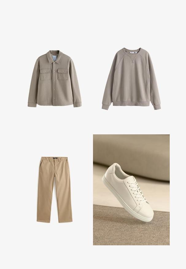 Veste en toile beige avec un col, fermeture à boutons à l'avant et deux poches poitrine. Fabriquée en tissu tissé avec des détails de couture remarquables.; Sweat beige col rond, manches longues, poignets et ourlet en bord-côte, avec des détails discrets de coutures aux épaules et à la poitrine.; Pantalon chino beige à coupe droite en tissu de coton léger. Comprend deux poches avant et une fermeture à bouton. Texture lisse, détails minimalistes.; Baskets en cuir blanc avec des lacets blancs, exposées sur une surface beige texturée et avec un arrière-plan flou doux.