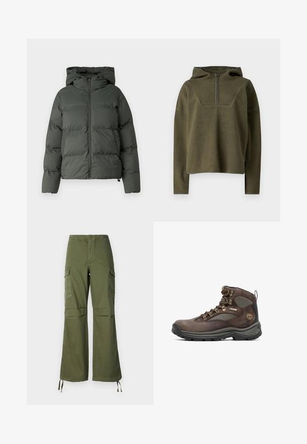 Puffjacke in Dunkelgrün, mit Kapuze, durchgehendem Reißverschluss und gestepptem Design mit horizontalen Baffles. Glatte, matte Oberfläche.; Olivgrüner Fleece-Pullover mit Kapuze, halbem Reißverschluss vorne, strukturiertem Stoff und kontrastierenden Besätzen am Saum und den Bündchen.; Olivegrüne Cargo-Hose aus Baumwolle mit weitem Bein, zwei Seitentaschen und verstellbaren Bändern am Saum.; Braune Wanderschuhe mit Obermaterial aus Leder und Mesh, Gummisohle, Metallösen und einem Markenpatch. Entwickelt für Langlebigkeit und Unterstützung.