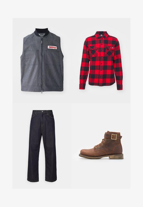 Mørkegrå vest med lynlåslukning, to store frontlommer, en ribbet krave og et dekorativt patch med et rødt design.; Rød og sort ternet flanelskjorte med lange ærmer, to brystlommer og knaplukning, med en klassisk krave og tekstureret stof.; Mørkeblå lige ben denim jeans med gul syning, frontknap, lynlås og fem-lommer design.; Harley Davidson VNTGMOTO SHORT RIDING APPROVED - Cowboy- / bikerstøvlette - brown