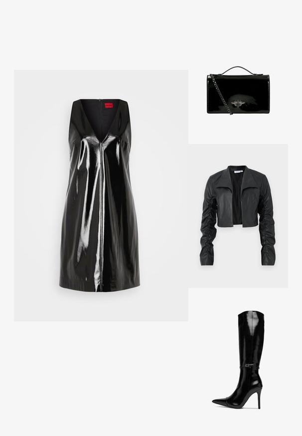 Sort cropped jakke lavet af glat læder. Har en bred krave og rynkede ærmer, hvilket giver en tætsiddende silhuet og moderne design.; Sort, ærmeløs kjole med V-udskæring og blank, reflekterende overflade; har en central lynlås og minimalistisk design.; Knæhøje sorte patentlæderstøvler med spids tå, høj stiletto hæl og en dekorativ rem omkring anklen.; Sort lakeret håndtaske med kædesti, der har et dekorativt metalbi-emblem på fronten. Rektangulær form med blank overflade.
