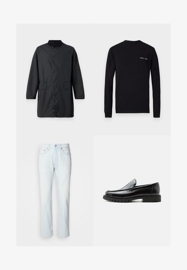 Barbour COUNTRY - Klassischer Mantel - navy; Schwarzes Langarm-T-Shirt aus Baumwolle, mit Rundhalsausschnitt und doppeltem weißen "SAMSØE"-Logo-Druck im linken Brustbereich.; Hellblaue Jeans mit geradem Bein. Verfügt über einen Knopfverschluss und Gürtelschlaufen, präsentiert eine ausgebleichte Textur und minimale Nähte.; Schwarzer Lederloafer mit grober Gummisohle, genähter Oberseite und geprägtem Markennamen an der Ferse, seitlich auf weißem Hintergrund gezeigt.