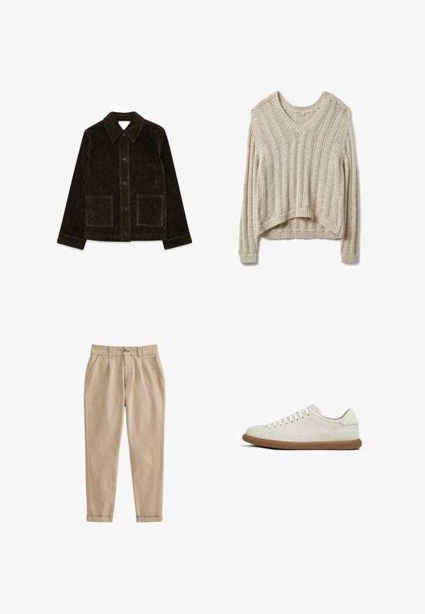 Chaqueta de ante marrón con un gran cuello, cierre frontal de botones y dos bolsillos de parche. Presenta una superficie texturizada y un corte ajustado.; Jersey beige de punto con cuello en V, presenta una textura acanalada vertical y un corte corto y holgado. Mangas largas con puños acanalados.; Chinos beige hechos de una tela de algodón ligera. Presentan una pierna ajustada, pliegues frontales, bolsillos laterales y puños enrollados. Textura cepillada.; Zapatillas de cuero perforado blancas con punta redonda y suela de goma marrón. Presentan cordones planos y un diseño de perfil bajo.
