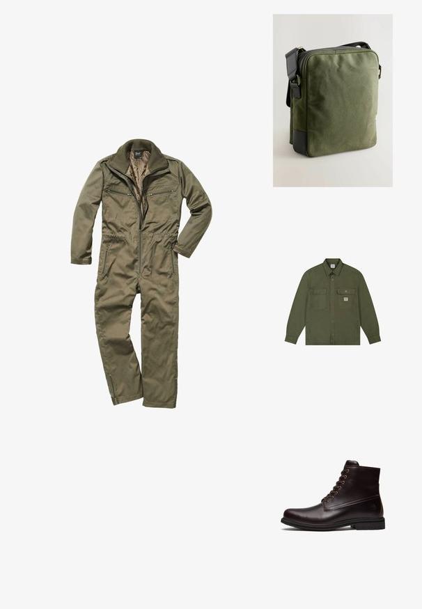 Lee WORKWEAR - Cowboyjakker - oak moss; Oliven grønt jumpsuit lavet af holdbart stof, med lynlås foran, ribbet krave og flere lynlåslommer på brystet og siderne.; Mørkebrun læder snørestøvle med gummisål og subtilt præget logo nær hælen, vist fra ydersiden.; Oliven grøn kanvas crossbody taske med lynlås, sorte læderdetaljer, rektangulær form og justerbar strop. Glat tekstur.