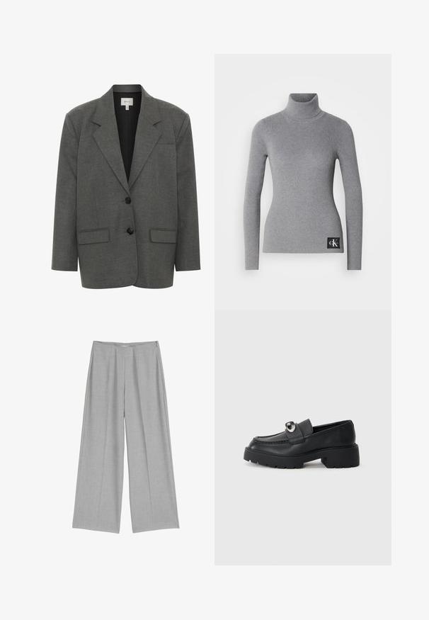 Gestuz PAULA - Blazer - dark grey melange; Grå ribbet turtleneck trøje med lange ærmer, tætsiddende design og et sort mærke med hvide initialer i bunden.; Lys grå bredbenede bukser med en plisseret front, der har en glat tekstur og en diskret sidelukning med lynlås.; Sorte læder loafers med en tyk, klodset sål, der har en fremtrædende metalaccent på remmen og syningdetaljer langs kanterne.
