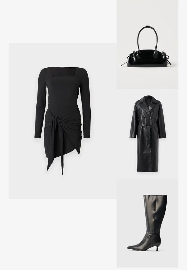 Sort læder trench coat med dobbeltknap-forside, store opklappede kraver, brede ærmer og et aftageligt bælte i taljen. Glat tekstur.; Sort langærmet kjole med firkantet udskæring, der har en knude ved taljen og en asymmetrisk kant. Glat tekstur.; Sort knæhøj læderstøvle med spids tå og lav kittenhæl, vist på en enkel lys baggrund.; Lille sort blank håndtaske med to lange håndtag og snøre-detaljer i siden på en ensfarvet lys baggrund.