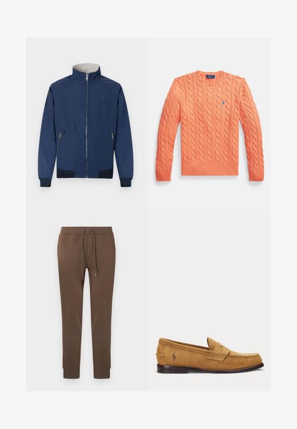 Veste légère bleu marine avec fermeture éclair, poignets côtelés, poches latérales et logo vert sur la poitrine. Intérieur doublé d'un tissu doux.; Pull orange à manches longues en maille torsadée avec col rond, poignets et ourlet côtelés, arborant un petit logo Polo Ralph Lauren bleu sur la poitrine.; Pantalon de survêtement marron en matière douce et extensible, avec une taille élastique, un cordon de serrage et des poignets côtelés. Petit logo en haut à gauche.; Mocassin en daim fauve avec détails cousus et petit logo brodé de cheval sur le côté, avec un petit talon en bois et design sans lacets.