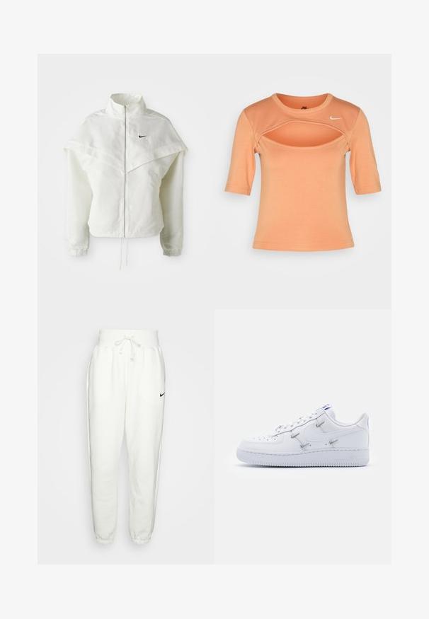 Hvid langærmet zip-up jakke med høj krave, kappe-lignende detaljer over skuldrene, elastiske manchetter og lille sort Nike-logo på brystet.; Nike Sportswear CUTOUT - T-shirts print - amber brown/sail; Hvide sweatpants lavet af et blødt stof, med elastisk talje med snøre, sidelommer og et sort Nike-logo på venstre lår.; Nike Sportswear AIR FORCE 1 - Sneakers - white/hyper royal/black