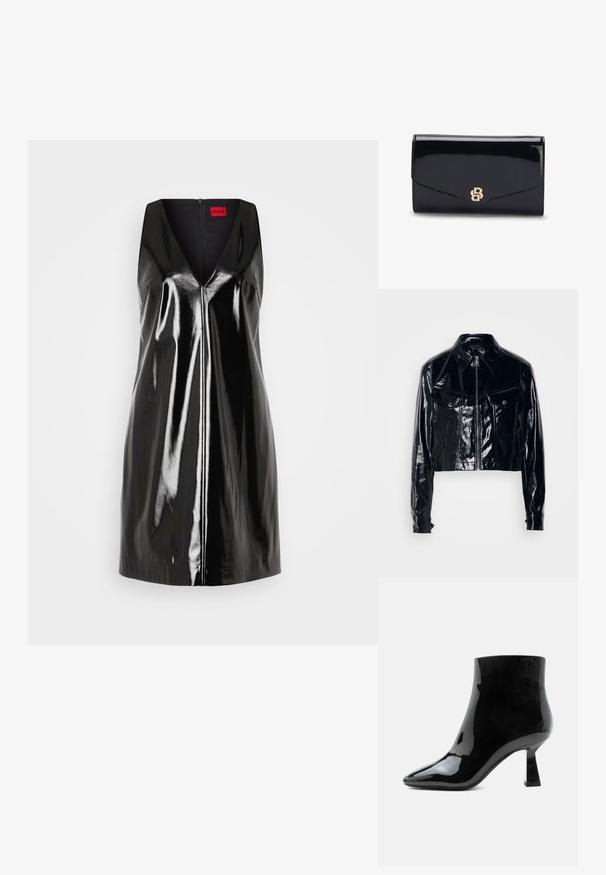 Schwarze, kurz geschnittene Jacke aus glänzendem Lackleder. Verfügt über einen Reißverschluss, einen spitzen Kragen, zwei frontale Taschen und Knopfdetails.; Schwarzes, ärmelloses Kleid mit V-Ausschnitt und glänzend-reflektierender Oberfläche; verfügt über einen zentralen Reißverschluss und ein minimalistisches Design.; Schwarzer glänzender Lackleder-Stiefelette mit spitzer Zehenpartie und ausgestelltem mittelhohem Absatz auf weißem Hintergrund.; Glänzende schwarze Leder-Clutch mit einem goldfarbenen, ineinander verschlungenen B-Logo auf der vorderen Klappe, geschlossen vor weißem Hintergrund gezeigt.