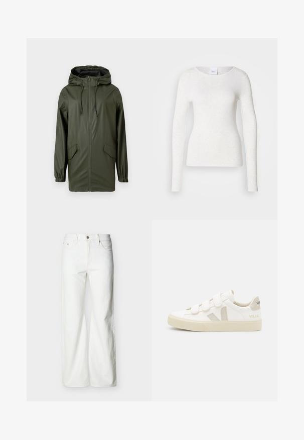 Grøn vandtæt regnjakke med hætte, frontlynlås, elastiske manchetter og to sidelommer. Glat tekstur og mellemlang design.; Hvid langærmet t-shirt i et blødt, letvægtsstof med rund halsudskæring og slank pasform, der har en diskret struktur.; Hvide jeans med høj talje og lige ben, med forreste knap, lynlåslukning samt sidelommer og baglommer, mod en ensartet lys baggrund.; Hvide sneakers med velcro-remme, suede detaljer i beige, struktureret gummisål og V-logo i grå. Minimalistisk design, afrundet form.