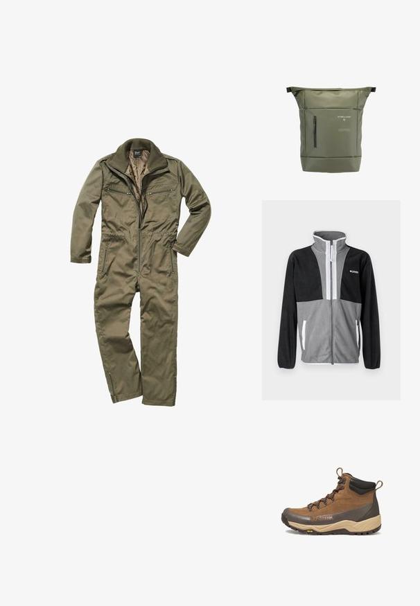 Fleecejakke med høj krave, grå og sorte farveblokke, frontlynlås og hvide detaljer på lommerne og lynlåsen.; Oliven grønt jumpsuit lavet af holdbart stof, med lynlås foran, ribbet krave og flere lynlåslommer på brystet og siderne.; Brun og beige vandrestøvle i mellem højde med sort polstret krave, Gore-Tex-logo, metaløjer og Vibram-ydersål.; Grøn nylon bæretaske med en glat overflade, der har en frontlomme med lynlås og brandlogo. Fold-over design med to håndtagstroppene.
