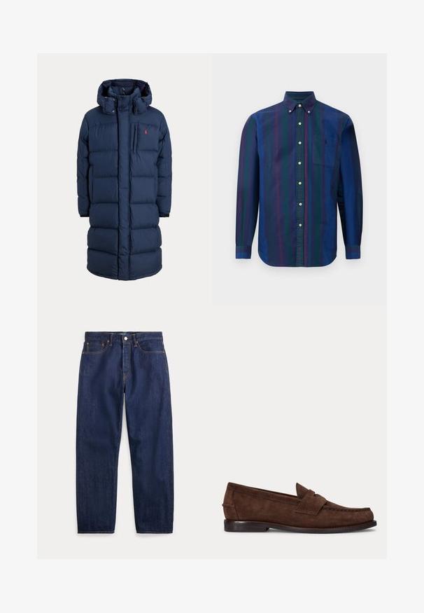Abrigo de invierno largo acolchado azul marino con capucha, cremallera frontal, bolsillo en el pecho y pequeño logo rojo en la zona izquierda del pecho.; Camisa de botones con rayas verticales en azul oscuro, verde y marrón. Elaborada en una tela de textura suave y con un bolsillo en el pecho.; Vaqueros de mezclilla azul oscuro con perneras rectas, cinco bolsillos, cierre de botones y costuras visibles.; Zapato tipo loafer de ante marrón con tacón bajo y costuras visibles en la punta, el lateral y la parte trasera, mostrado sobre un fondo claro y liso.