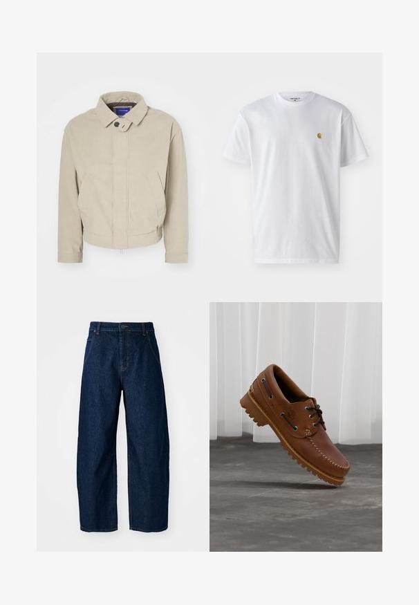 Beige corduroy jas met een kraag, knoopsluiting en voorzakken; heeft een gestructureerde stof en een cropped zoom.; Witte katoenen t-shirt met korte mouwen en ronde hals, voorzien van een klein gouden logo op de linkerkant van de borst. Zachte textuur en een normale pasvorm.; Wijdvallende donkere spijkerbroek met een hoge taille, voorzien van vijf zakken, een sluiting met een knoop aan de voorkant en zichtbare stikseldetails.; Bruine leren bootschoen met zwarte veters, beige stiksel en een robuuste zool, zwevend boven een grijze betonnen vloer.