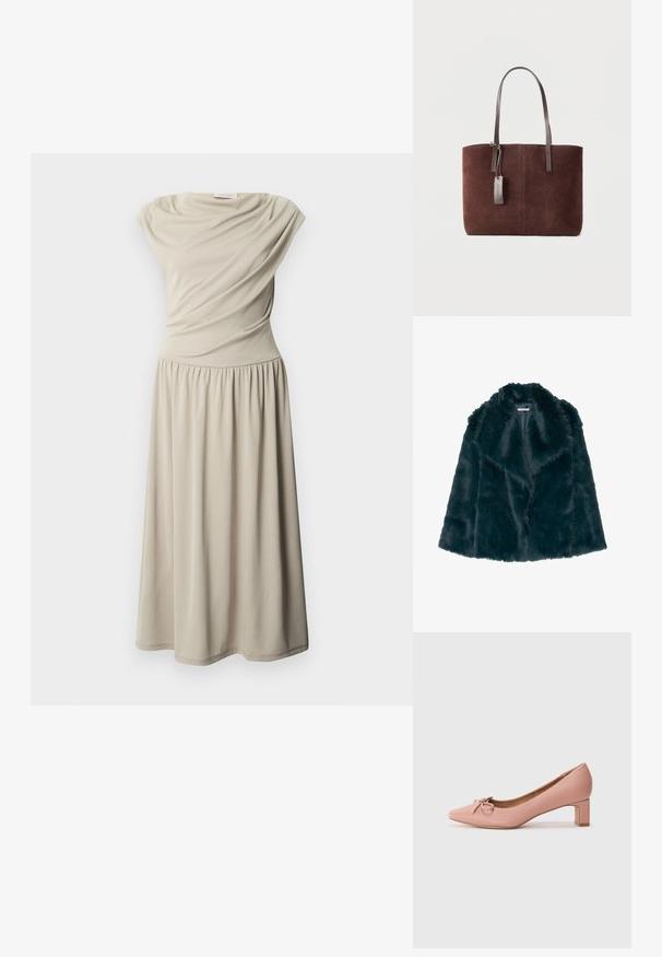 Faux fur jas in diep teal met een zachte, pluche textuur en een brede kraag, met een open voorkant en zonder zichtbare sluitingen.; Mouwloze beige midi-jurk met een geplooide taille en gedrapeerde stoffen details op het lijfje, weergegeven tegen een effen witte achtergrond.; Fleurige roze hoge hak met een spitse neus, een kleine strikaccent aan de voorkant en een blokhak van 5 cm. Gladde, glanzende materialen.; Bruine suède totebag met donkerleren handvatten en een klein leren labeltje bevestigd, tegen een effen lichte achtergrond.