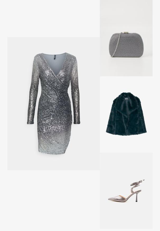 Faux fur jas in diep teal met een zachte, pluche textuur en een brede kraag, met een open voorkant en zonder zichtbare sluitingen.; Pieces PCDELPHIA NEW WRAP DRESS - Cocktailjurk - magnet; Zilverkleurige metalen pumps met puntige neus, wikkelband rond de enkel en slanke stilettohak op een witte achtergrond.; Zwart-witte textuur clutch tas met een ronde vorm, zilveren kettingband en een metalen sluiting aan de bovenkant.