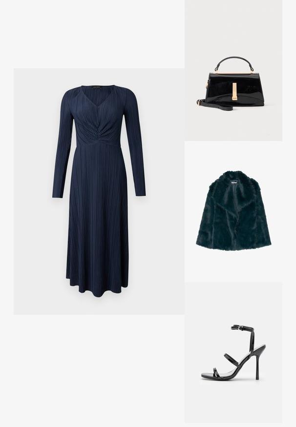Faux fur jas in diep teal met een zachte, pluche textuur en een brede kraag, met een open voorkant en zonder zichtbare sluitingen.; Marineblauwe jurk met lange mouwen, plissétextuur, V-hals en een geplooide taille. Valt tot halverwege de kuit met een rechte zoom.; Zwarte gepatineerde leren hoge hak sandalen met drie horizontale banden en een verstelbare enkelband. Slanke silhouette en glanzende afwerking.; Glanzende zwarte handtas met bovenhandvat, gouden gesp en afneembare schouderriem op een effen lichte achtergrond.