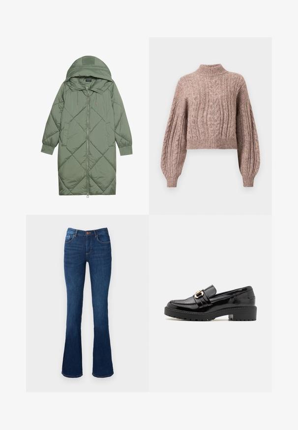 Gesteppten langer grüner Daunenmantel mit Kapuze, mit einem Reißverschluss vorne und zwei Seitentaschen. Strukturiertes Rautenmuster auf der gesamten Fläche.; Gestreifter, verkürzter Pullover in sanftem Rosaton, mit hohem Kragen und voluminösen Ärmeln mit Rippbündchen und -saum.; Ausgestellte blaue Denim-Jeans mit mittelhohem Bund, ausgestattet mit Vorder- und Hintertaschen, orangefarbener Naht und Knopfverschluss.; Schwarze Lackleder-Loafer mit einem niedrigen Blockabsatz, die über eine auffällige goldfarbene Schnalle und eine strukturierte, geriffelte Außensohle verfügen.