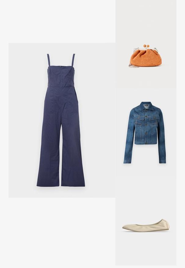 Sinine denimjakker, millel on lühike disain, kaks rinna taskut, nööbid ees ja peened tonaalsed mustrid üle kanga.; Tumesinine jumpsuit õhukeste rihmadega, sobiva kehaga ja laia jala lõikega. Omab tagumist tõmblukku ja siledat kangast.; Beež pehmest nahast baleriintoss ümarate varbavahedega, madala külgprofiili ja õhukese kummist tallaga lihtsalt valgel taustal.; Väike oranž kootud käekott hõbedase metallraami, ümmarguse klambri ja hõbedase kettaga rihmaga valgel taustal.