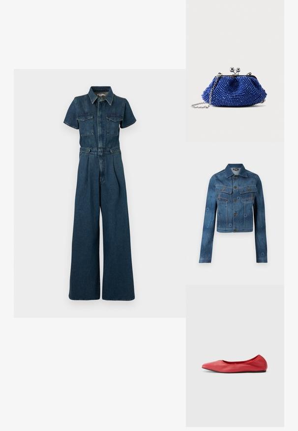 Sinine denimjakker, millel on lühike disain, kaks rinna taskut, nööbid ees ja peened tonaalsed mustrid üle kanga.; Good American FIT FOR SUCCESS PLEATED WIDE LEG - Lühikeste varrukatega bodi - indigo; Filippa K REY FLATS - Baleriinad - bright red; Väike sinine helmestega õlakott, millel on hõbedane klamber ja kett, asetatud lihtsale helehallile taustale.