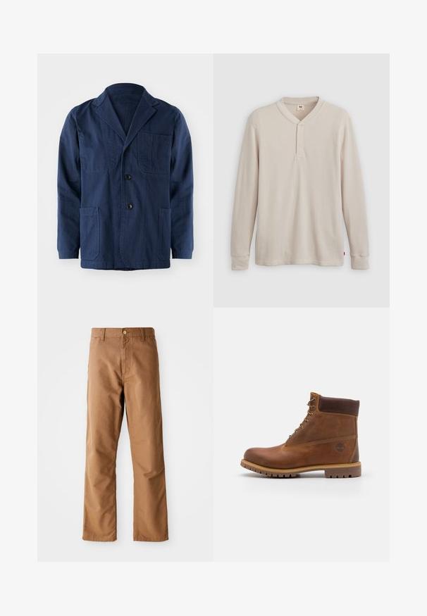 Chaqueta de algodón azul marino con cuello de pico, dos bolsillos frontales de parche, un bolsillo en el pecho y tres cierres de botón.; Camisa tipo henley de manga larga en tejido acanalado color beige claro, con escote en V,tapeta de tres botones, y mangas con puños. Etiqueta de logo roja en el dobladillo.; Pantalones rectos marrones con pasadores para cinturón, bolsillos frontales, cierre de botón y cremallera sobre un fondo blanco.; Botas de senderismo de cuero marrón con un acabado suave, tobillo acolchado, ojales de metal y suela de goma con un patrón de tracción robusto.