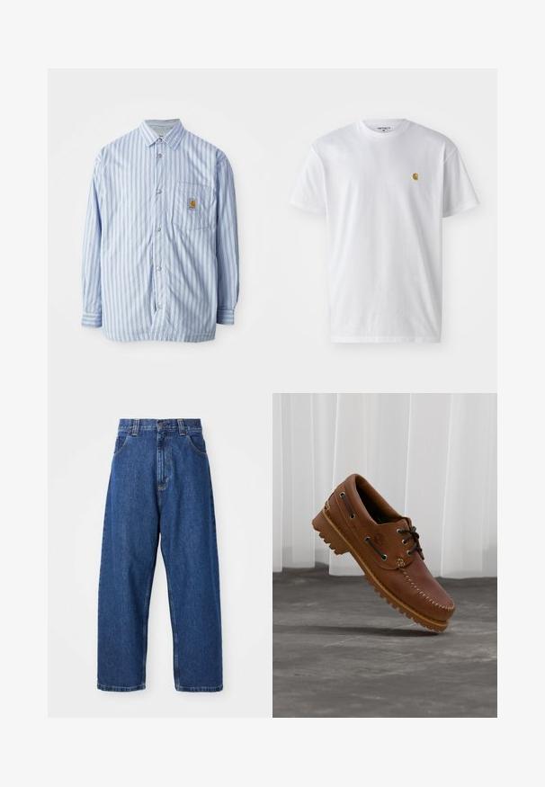 Stribet skjorte i lyseblå og hvid med røde accenter. Har en brystlomme og lange ærmer. Fremstillet af et glat materiale.; Hvid bomulds t-shirt med korte ærmer, rund hals og et lille guld logo på venstre brystområde. Blød tekstur og almindelig pasform.; Denimwide-leg jeans i mørkeblå. Har høj talje, bæltestropper og klassisk fem-lommers design. Syet kant med en ren finish.; Brun læder bådsko med sorte snørebånd, beige syninger og en robust sål, hængende over en grå betongulv.