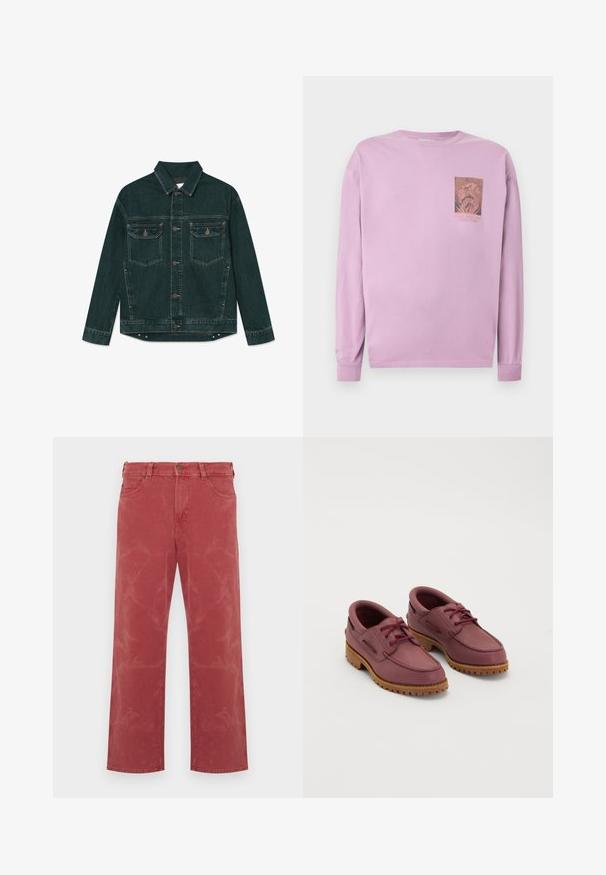Veste en denim vert foncé avec boutons sur le devant, deux poches poitrine à rabat, et manches longues, posée à plat sur un fond blanc.; Chemise à manches longues lavande avec un petit graphisme et du texte sur le côté gauche de la poitrine, présentant un motif circulaire complexe.; Jean en denim rouge à coupe décontractée, avec un design à cinq poches, des coutures visibles et des accents subtilement délavés sur l'ensemble.; Une paire de chaussures bateau en cuir bordeaux avec des semelles en caoutchouc tan épaisses et des lacets rouges sur un fond blanc.
