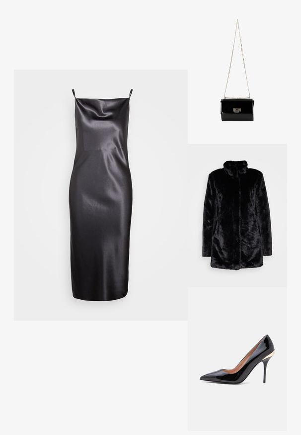 Schwarzer Kunstfellmantel mit hohem Kragen, weichem Bezug, langen Ärmeln und offenen Vorderteil. Keine sichtbaren Verschlüsse.; Samsøe Samsøe FREDERICKA LONG DRESS - Cocktailkleid/festliches Kleid - ombre dark; Schwarzer Pumps aus Lackleder mit spitzer Schuhspitze, schlankem Stilettabsatz und goldenem Akzent nahe der Fersenkappe.; Schwarz glänzende Handtasche aus Lackleder mit einem goldenen Kettenriemen, rechteckige Form, mit einem Verschluss mit Klappe und einem metallischen Logo-Akzent.