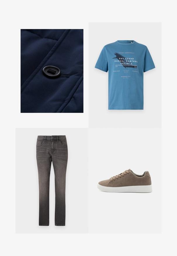 Tissu rembourré bleu marine avec une texture lisse, mettant en avant un bouton noir et des détails de cordon sur la surface, soulignant les motifs de matelassage.; T-shirt en coton bleu à manches courtes, avec un texte graphique et un motif d'avion sur le devant. Col rond et coupe régulière.; TOM TAILOR JOSH - Jean droit - used dark stone black denim; Baskets en daim marron avec des semelles en caoutchouc blanc plat, design lacé, bout rond et texture lisse. Style minimaliste avec des détails de couture subtils.