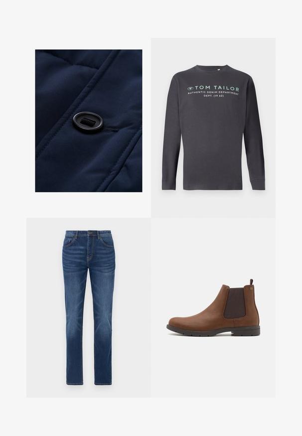Tissu rembourré bleu marine avec une texture lisse, mettant en avant un bouton noir et des détails de cordon sur la surface, soulignant les motifs de matelassage.; TOM TAILOR PRINTED - T-shirt à manches longues - tarmac grey; Jean en denim bleu foncé avec une coupe droite classique, un design à cinq poches et un léger effet décoloré sur les jambes. Dispose d'une fermeture à bouton et glissière.; Jack & Jones JFWFENCHURCH CHELSEA BOOT - Bottines - cognac