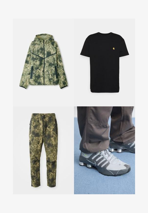 Camouflagejack met een capuchon, gemaakt van een waterafstotende stof in verschillende tinten groen, gecombineerd met zwarte accenten en ritszakken.; Zwarte katoenen t-shirt met korte mouwen, ronde hals en een klein geel logo op de linker borst. Eenvoudig ontwerp en normale pasvorm.; Camo broek in verschillende tinten groen met een digitaal patroon. Voorzien van een elastische tailleband, trekkoord en zijzakken met rits.; Grijze en zilveren Nike Shox sneakers hebben een strakke uitstraling, met een combinatie van mesh en synthetische materialen, een ronde neus en een gevoerde kraag.