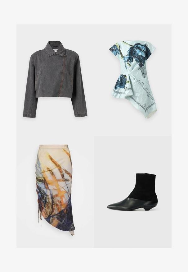 Beskaaret gråt denimjakke med spids krave, asymmetrisk lynlåslukning og to sidelommer med lynlåsdetaljer.; Asymmetrisk lyseblå kjole med stort mørkeblå blomsterprint og sort tekst, med en indsnøret talje og draperet nederdel.; Materiel DIAGONAL GATHERED SKIRT - Pencil skirt - golden hour; Sort ankelstøvle med en tekstureret ruskindsoverdel og en glat lædertå. Har en spids tå og et unikt lavt kilehælsdesign.