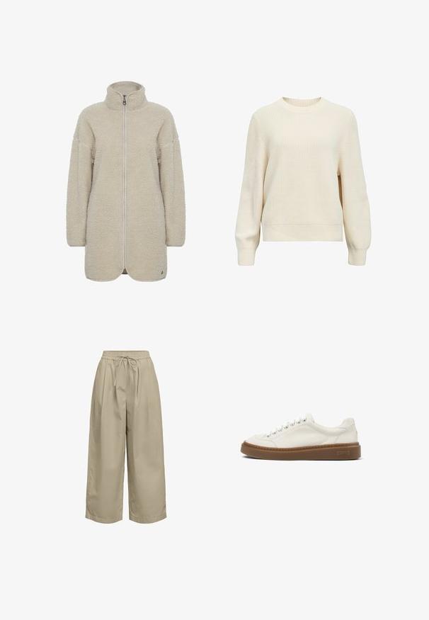 Oxmo OXTOVA TEDDY - Fleecejakke - oyster; Kremfarvet sweater lavet af struktureret strikstof, med rund hals, lange ærmer og ribstrikkede manchetter og kant. Enkel, ensfarvet design.; Løse beige cropped bukser med elastisk talje og snor, lavet af let stof.; Hvid lavtop-sneaker med hvide snørebånd og tyk brun sål, syningsdetaljer og "Camper"-logo på siden af sålen.